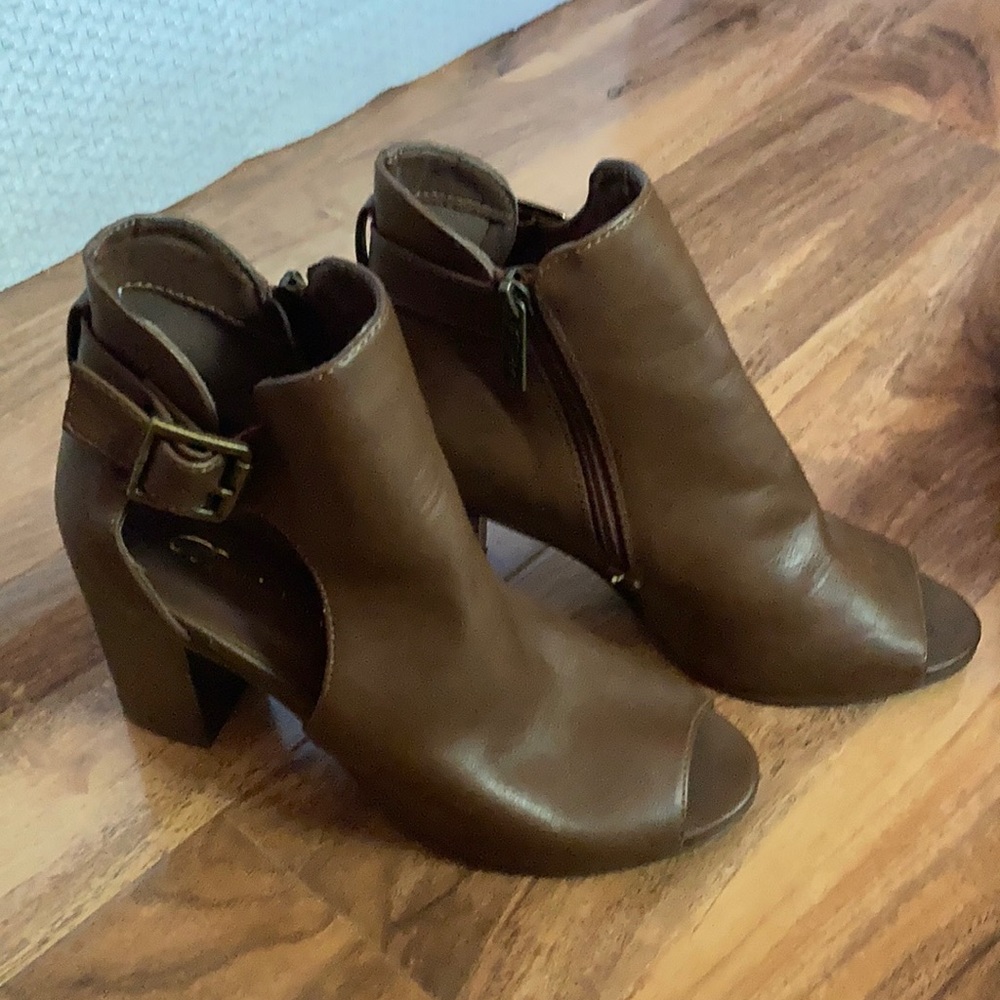 Breckelles Heeled Boots